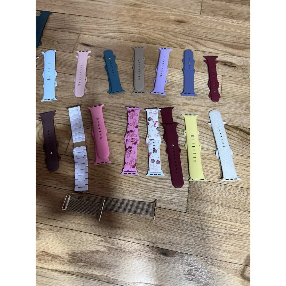Lot Of 20 Apple SE Watch Bands W/ Screen Protectors
